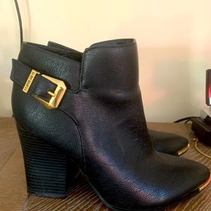 Guess Black leather booties